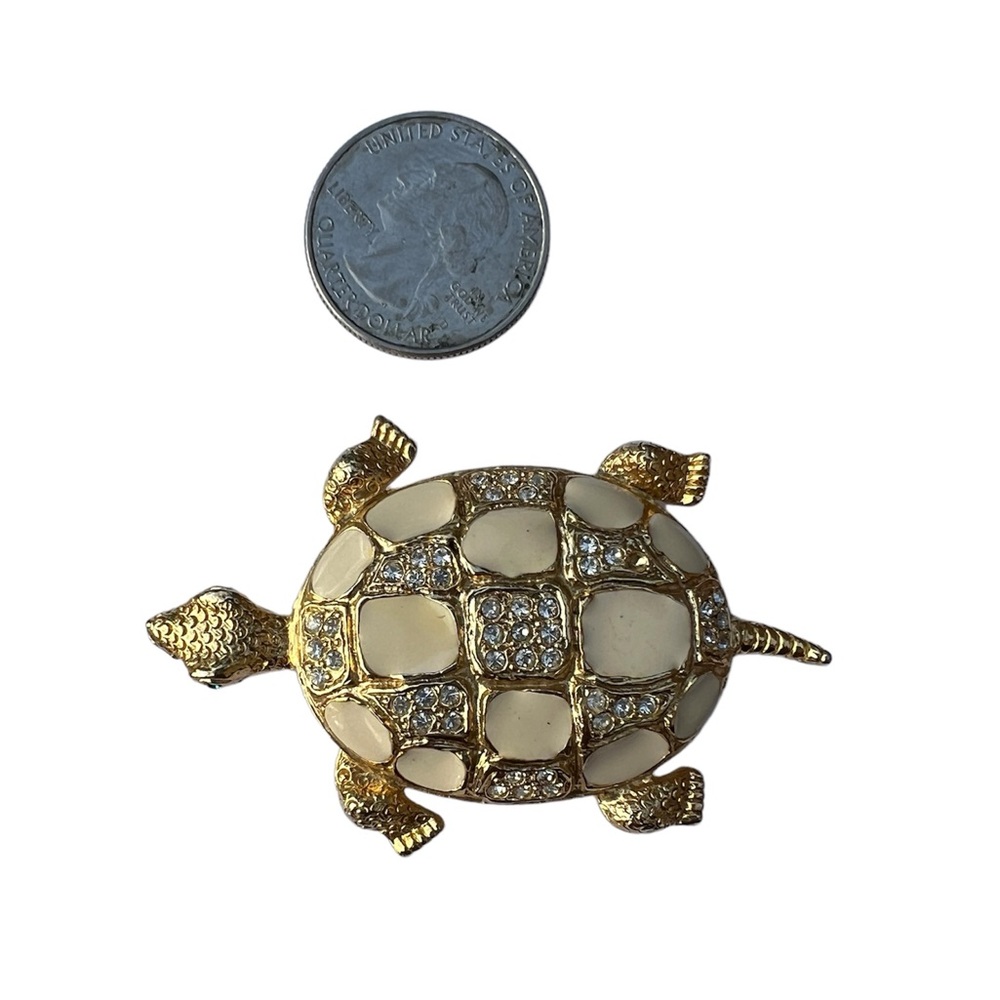 VTG CRAFT Gold Tone Rhinestone Turtle Brooch with Green Rhinestone eyes